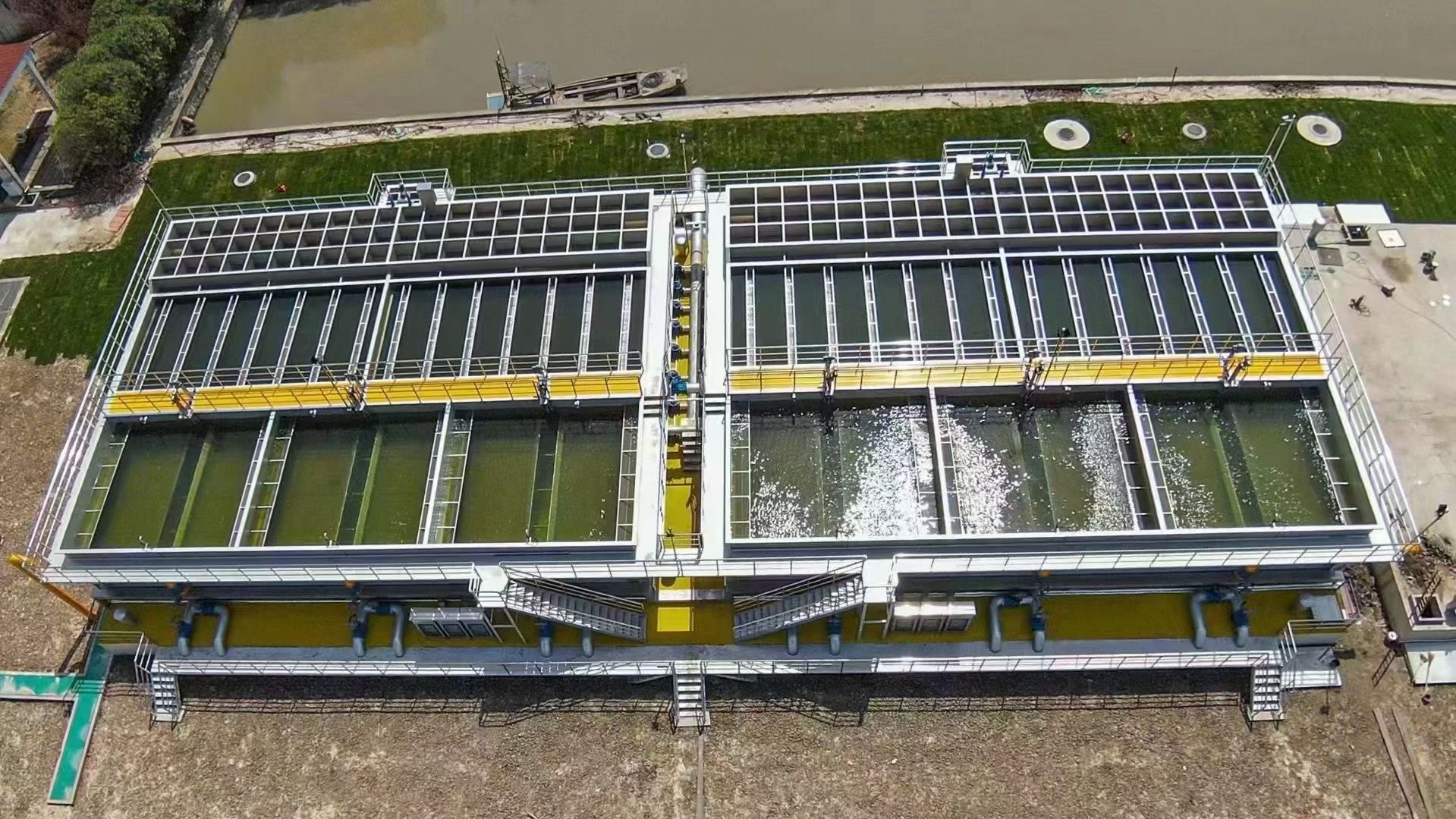 翻边集水槽-现场施工